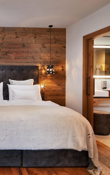 Modern hotel room, bed | © Zimmeransicht Hotel Excelsior