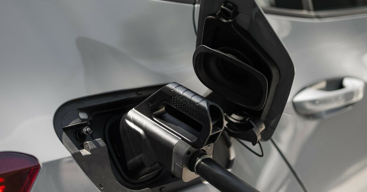 Charging station electric car - Sport zone Rasen (63 -100 kW) | Olang ...
